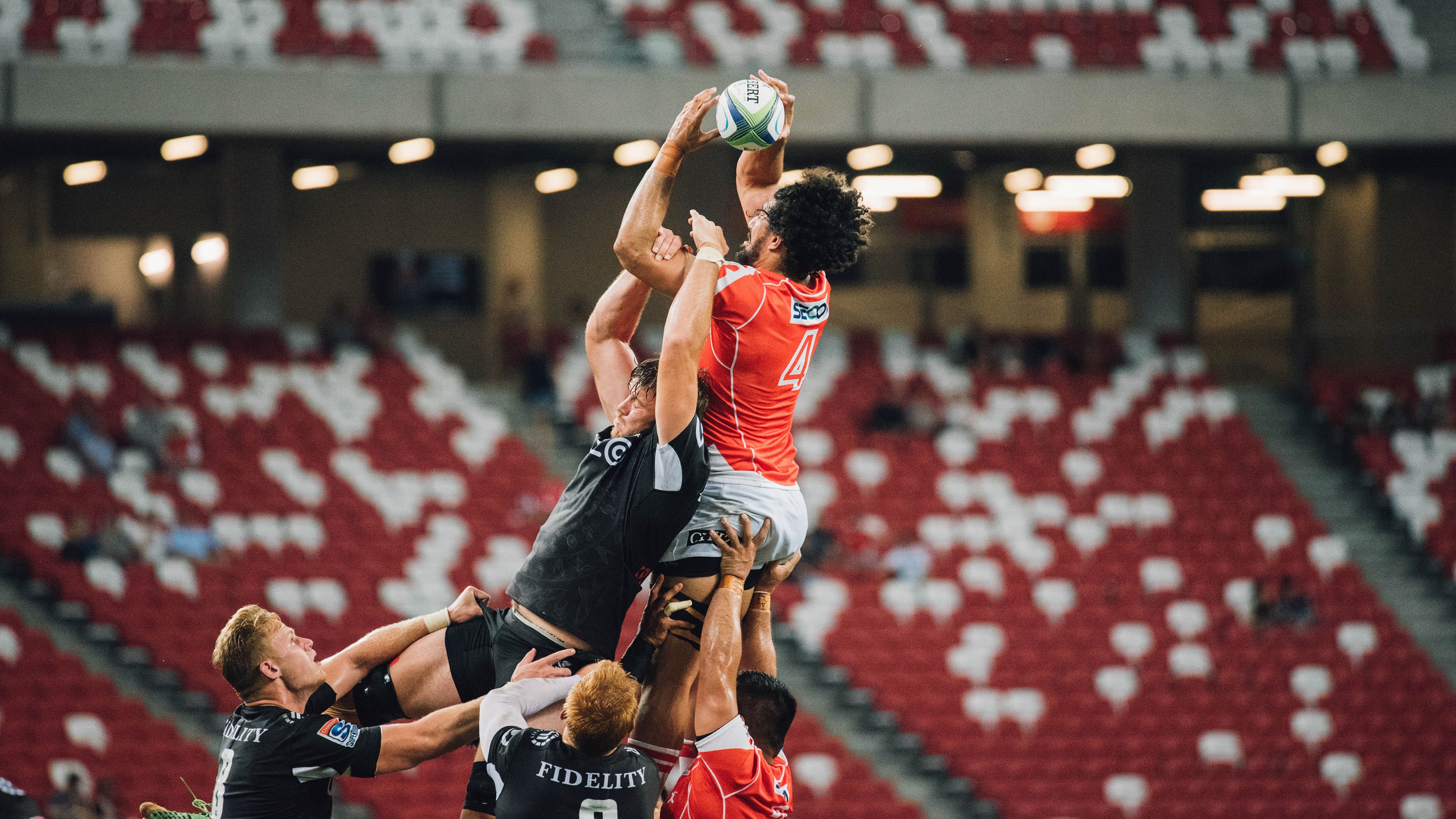 “逆境中的奇迹”——赛段突发危机下的英雄救赎，逆境成就英雄